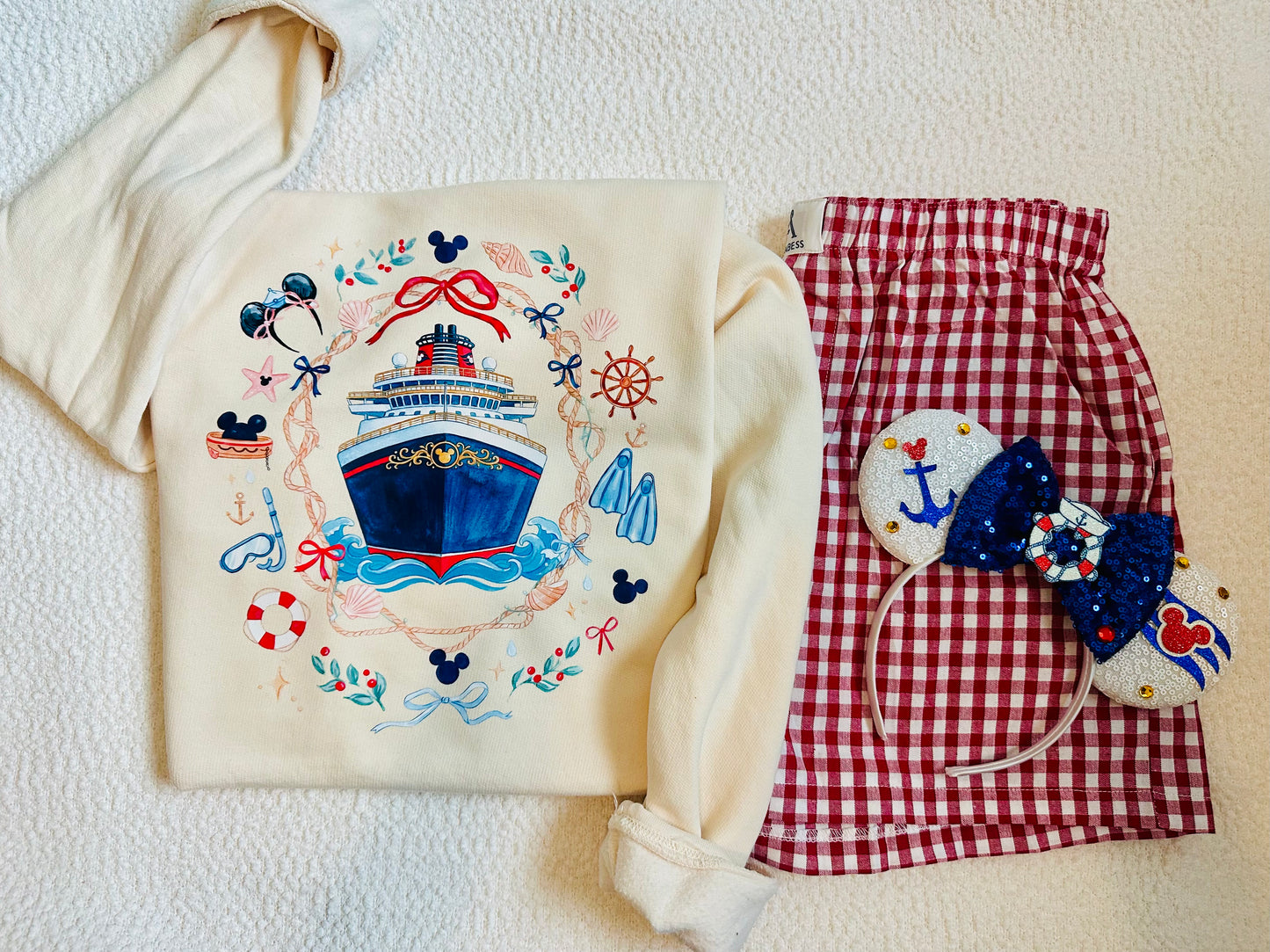 DCL Watercolor ship sweater🚢